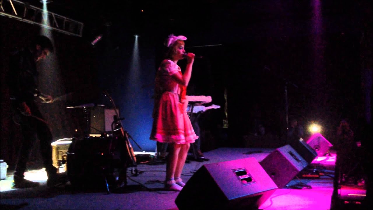 Melanie Martinez - NEW SONG - Cake (live)