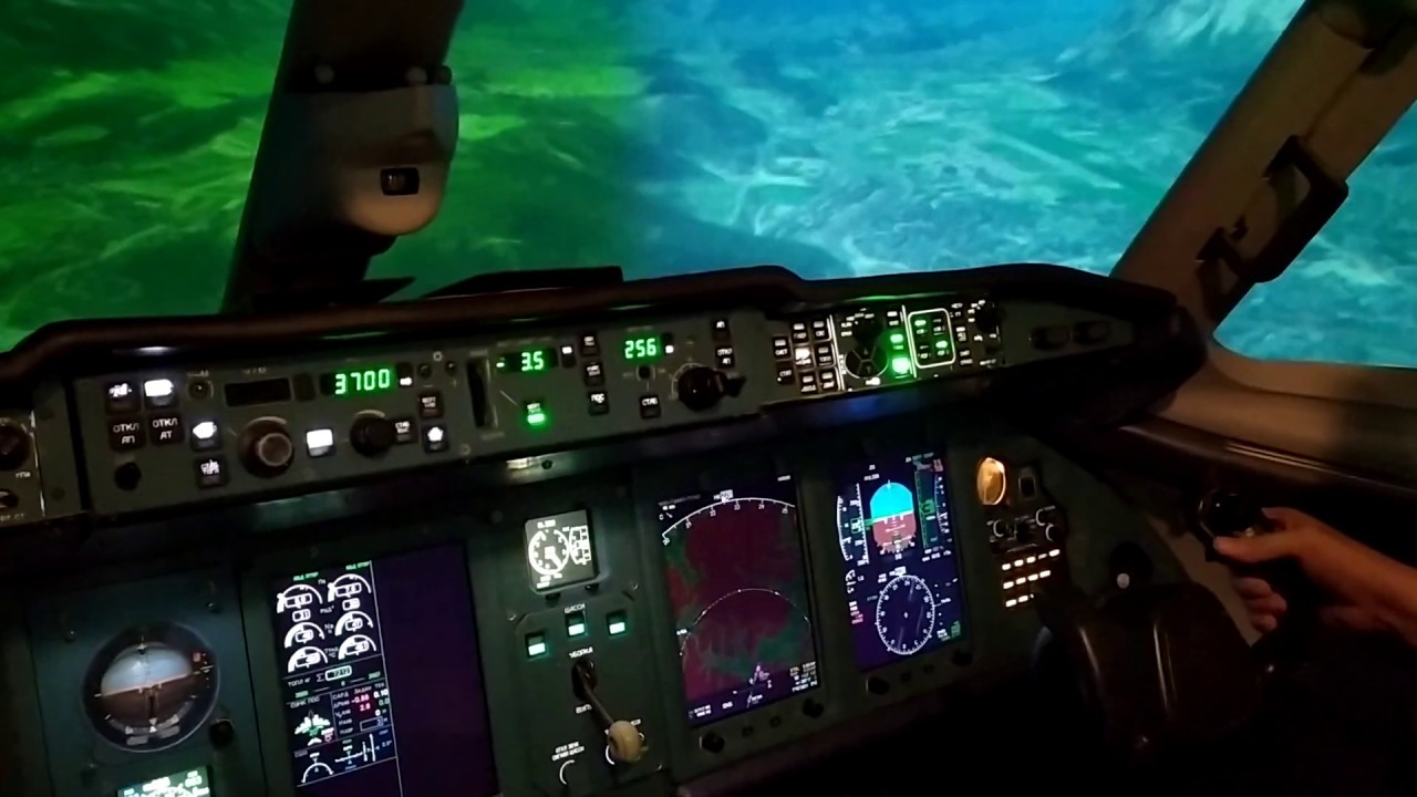 Полет на тренажере Ан-148