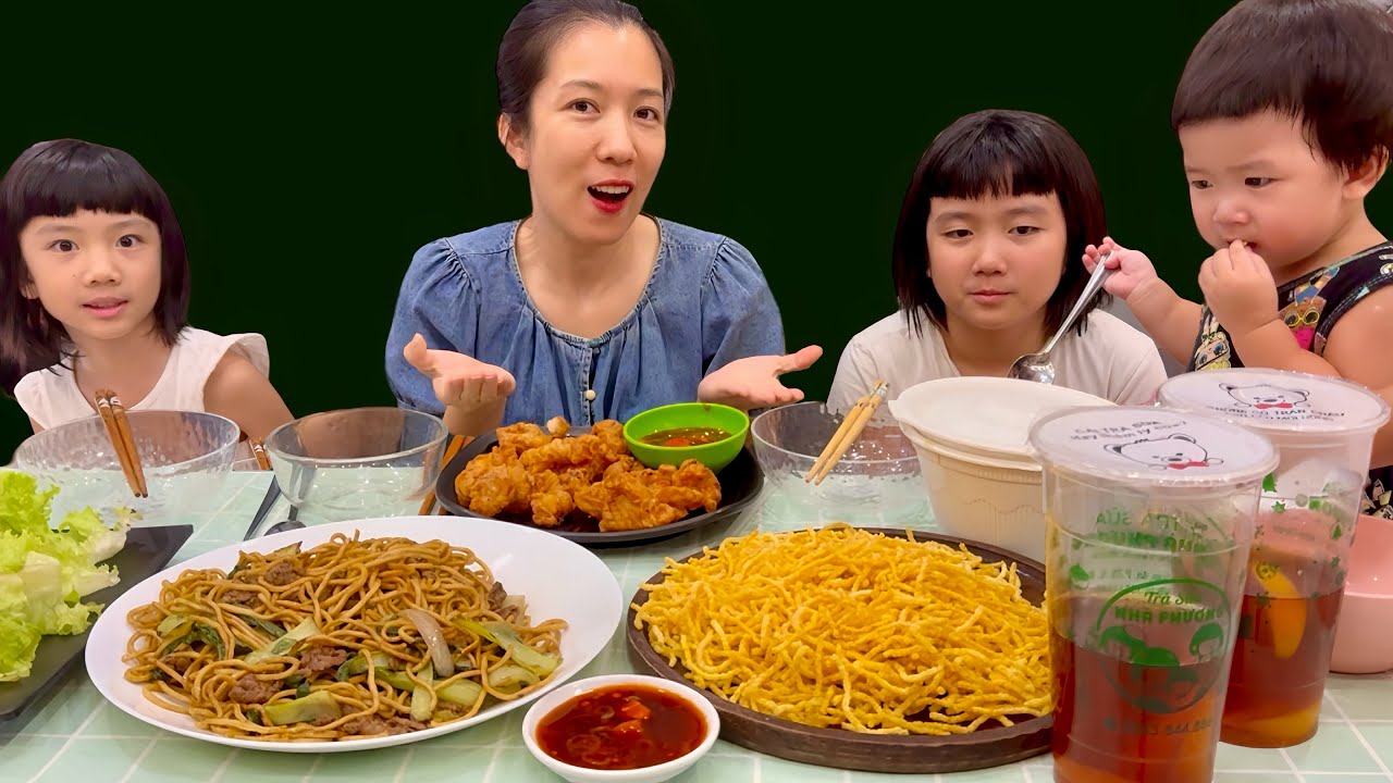 Ăn Mì Xào Bò & uống Trà Đào ( Mì xào Giòn & Mì xào Mềm) topping Bò và Mực chiên giòn ❤️