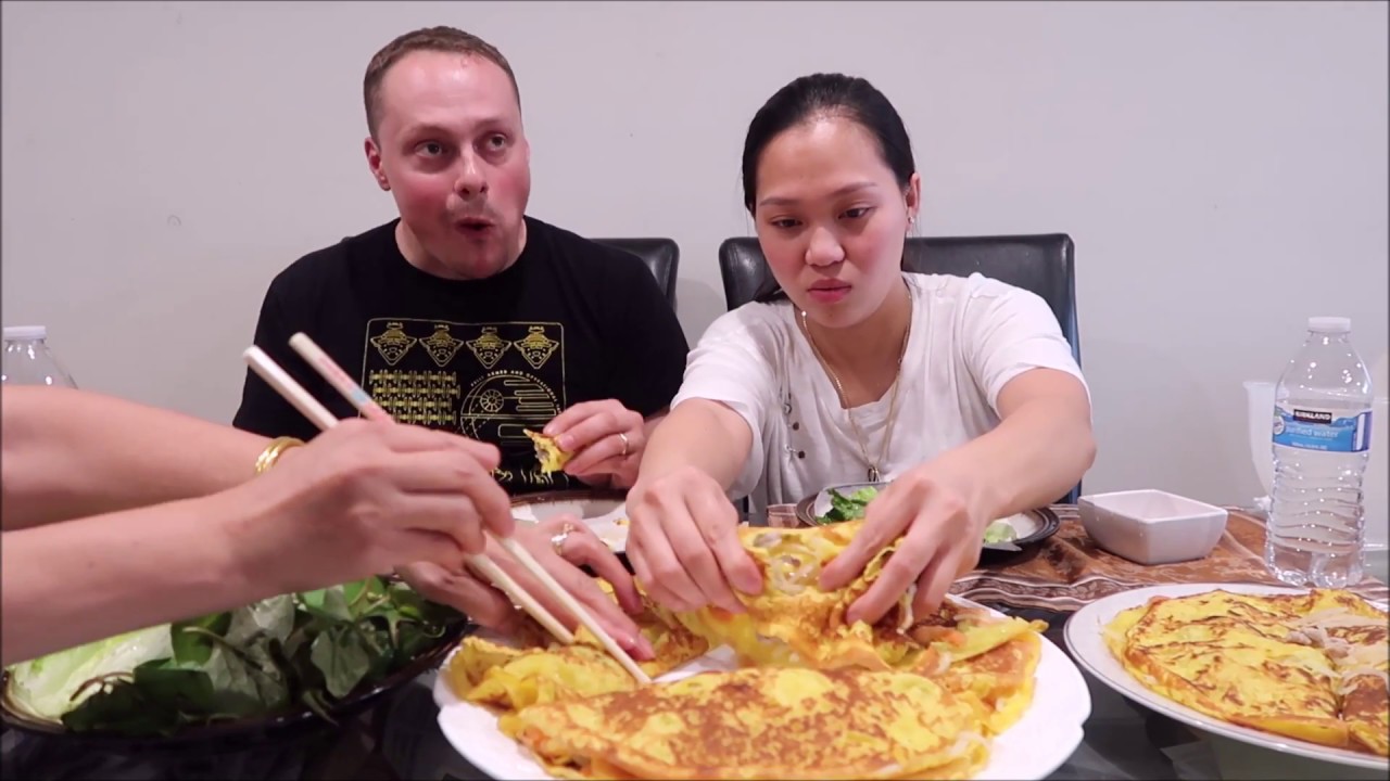 Vlog 222 ll Chồng Mỹ Lần Đầu Tiên Ăn Bánh Xèo Việt Nam Và Cái Kết??
