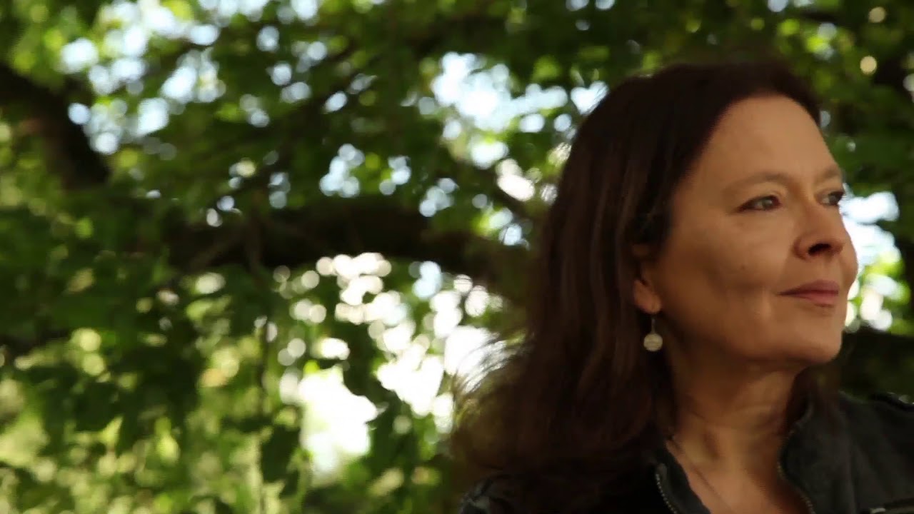 Noitalinna Huraa!: Laitaan elokuun (Official Music Video)