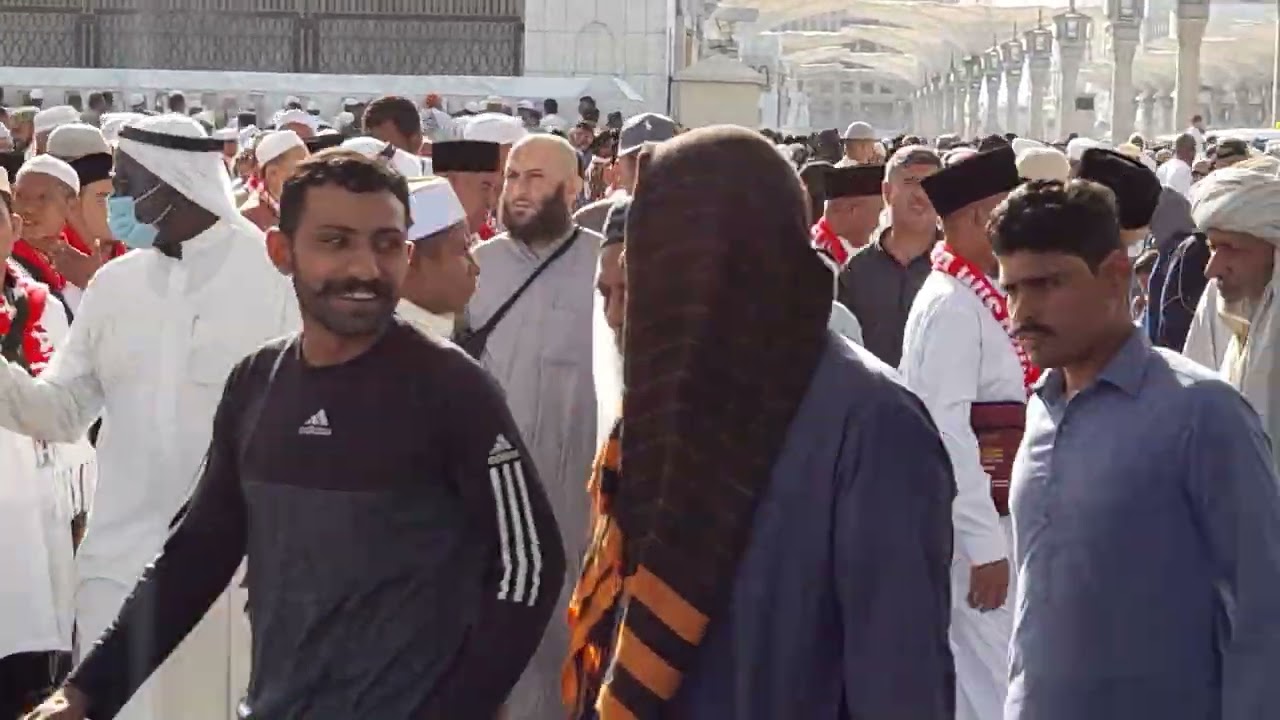 صلاه الجنازة على ثلاث اموات بالمسجد النبوي بعد صلاه العصر يوم الجمعه