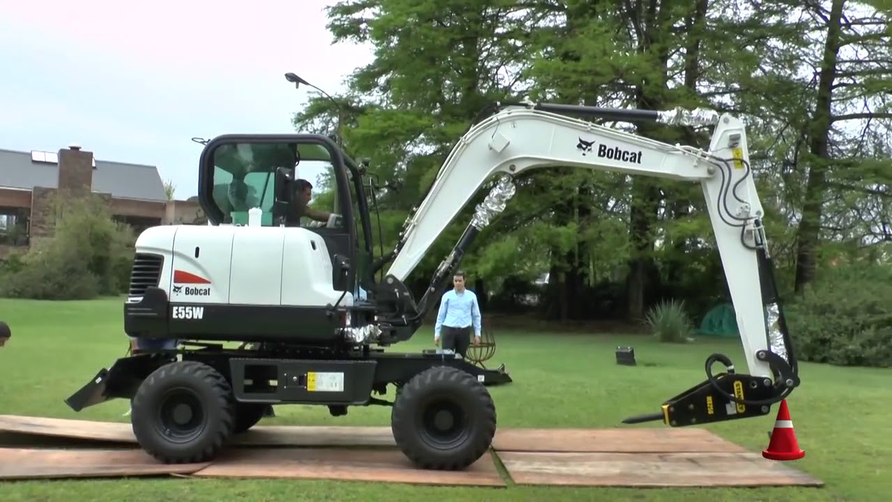 Excavadoras sobre Neumáticos BOBCAT E55W | Evento Sisler SA |   Mercado Vial TV