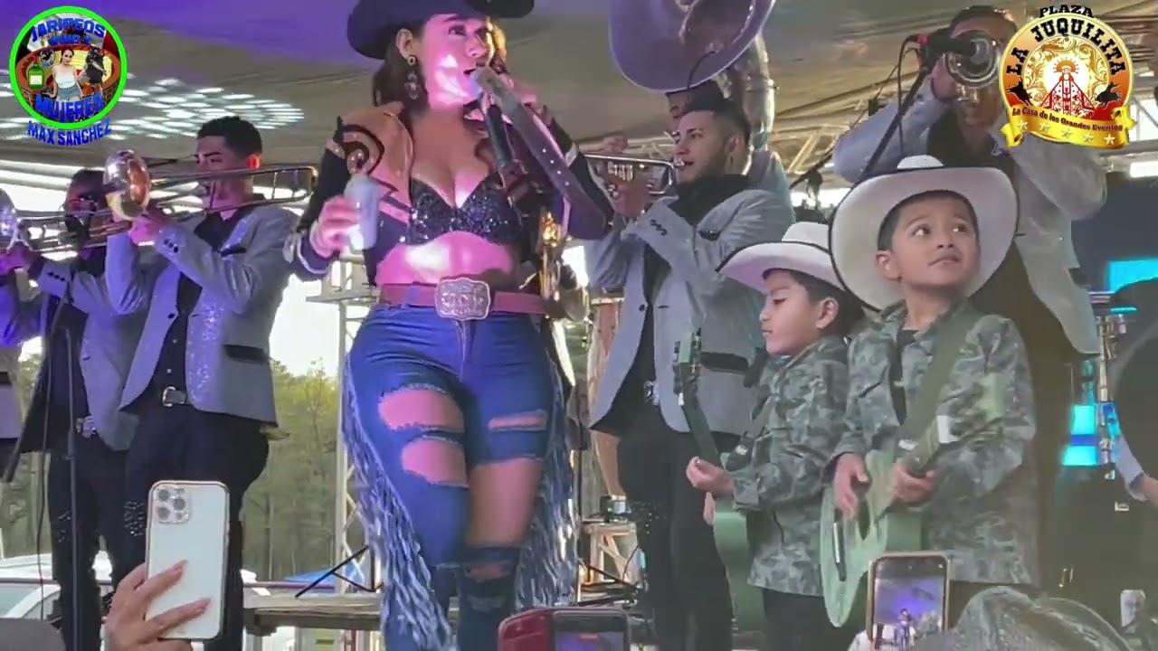 Alejandra Rojas en plaza La Juquilita de Berlin New Jersey 05/08/22