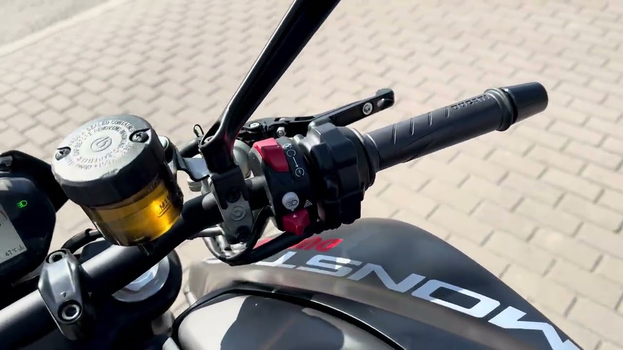 Ducati Monster 937