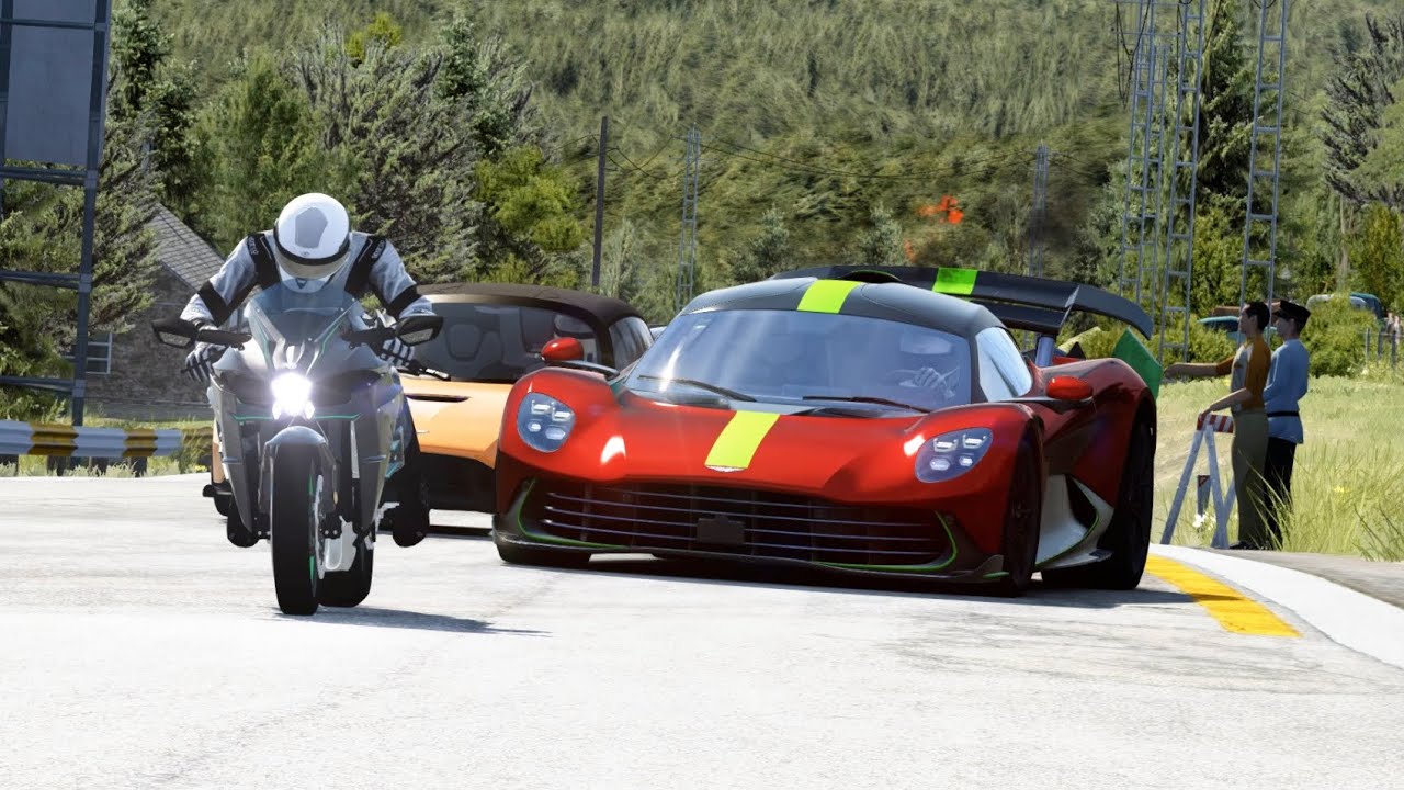 Kawasaki Ninja H2 vs Hypercars Aston Martin Valhalla, Lamborghini Revuelto, Lamborghini Fenomeno