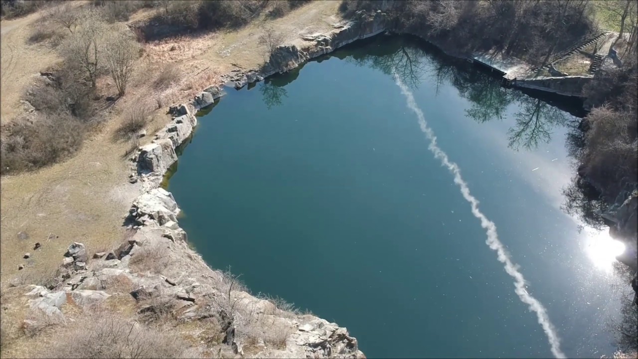 Zatopen&yacute; kamenolom Drysice