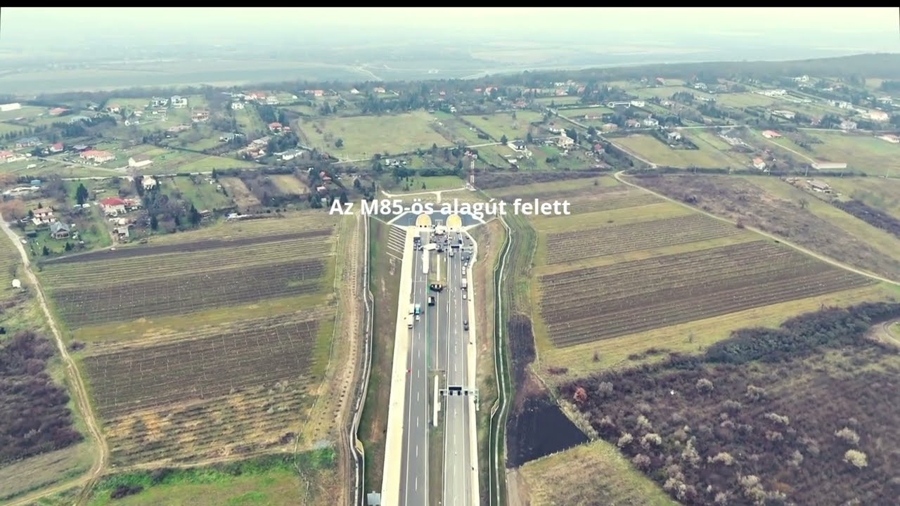 M85-ös alagút felett