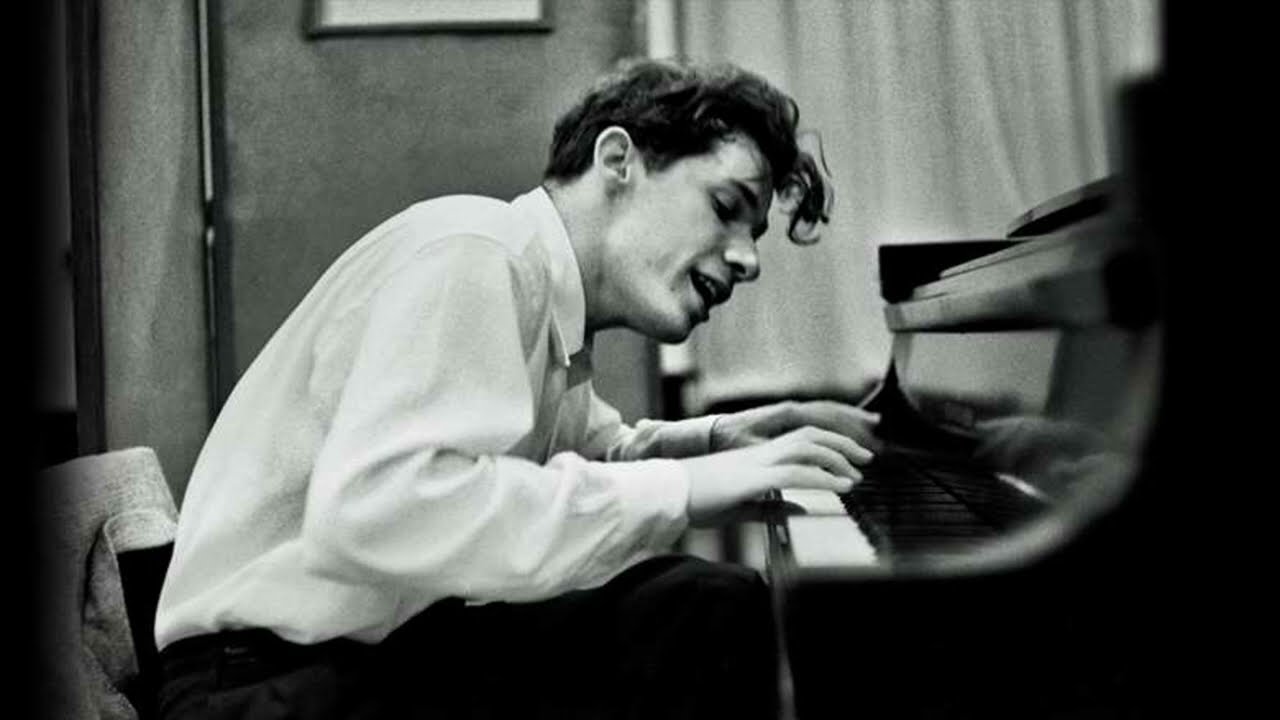 Glenn Gould compared to other pianists
