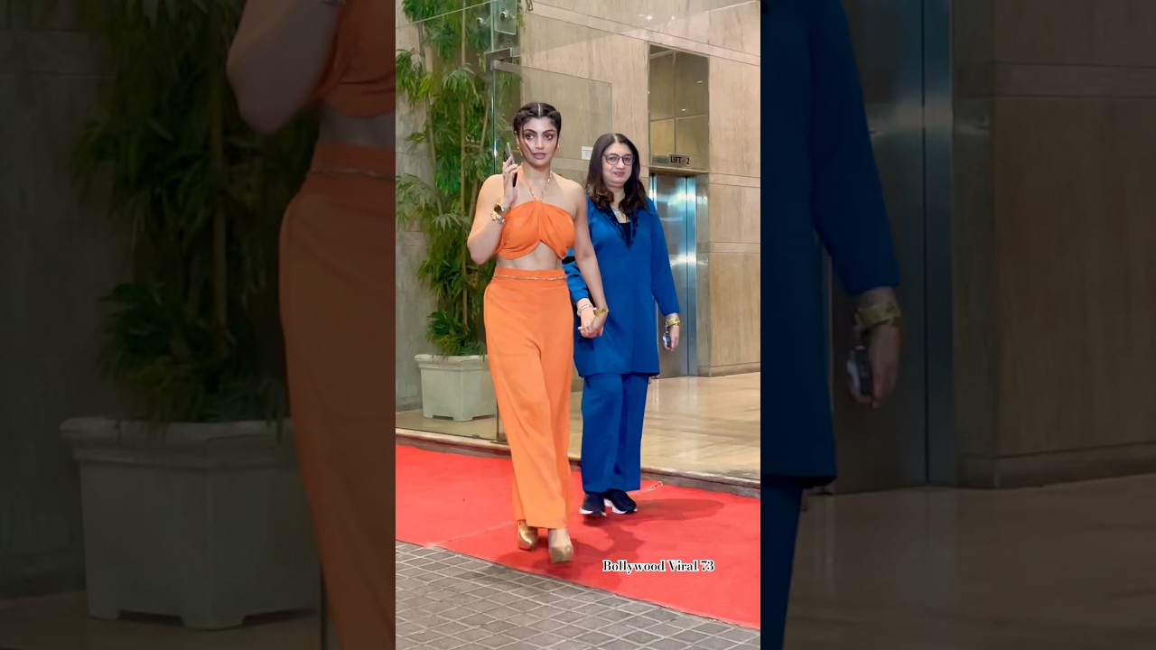 Beautiful #akankshapuri Spotted With Mom At Event ❤️😍 #trendingshorts #ytshorts #shorts