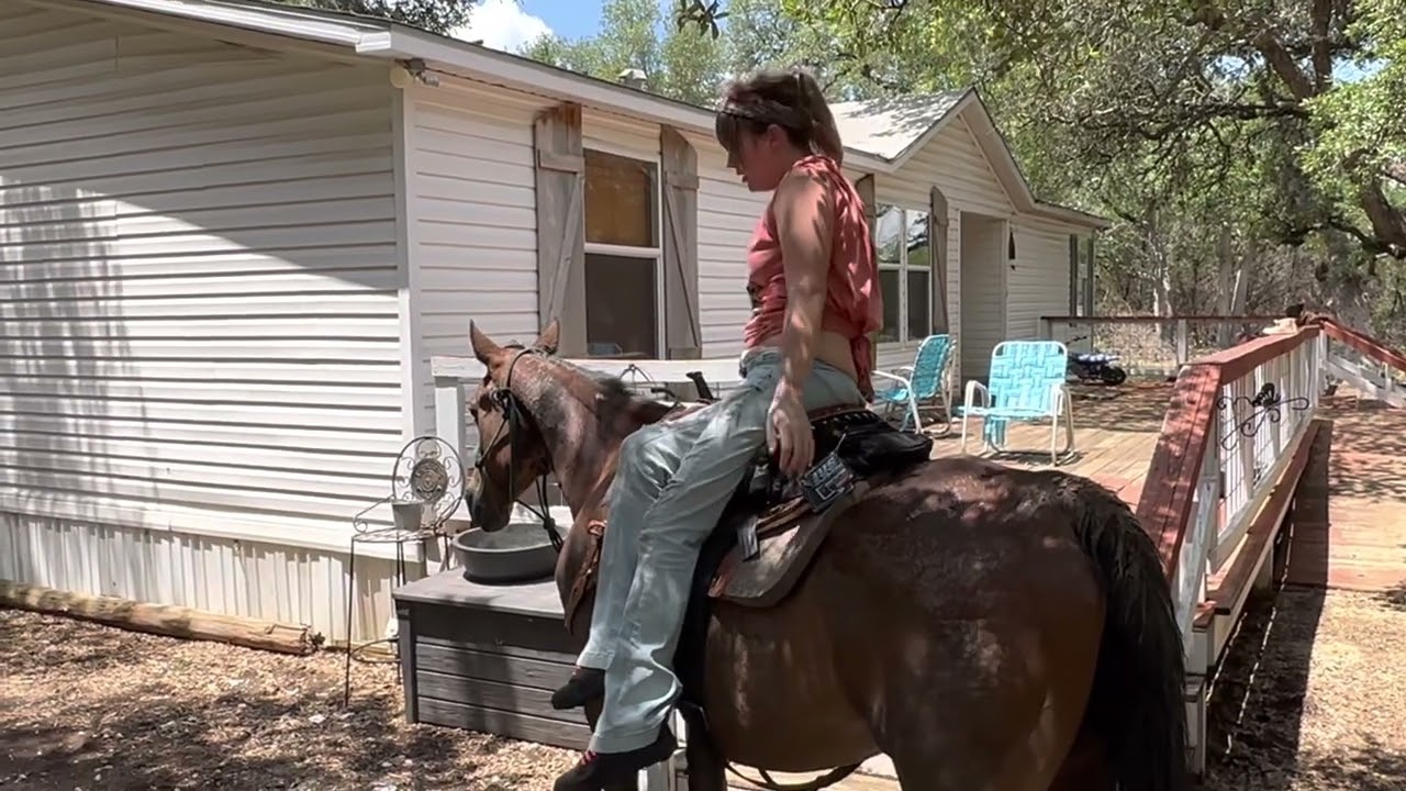 Paraplegic pulls herself up onto horse #goals #achievement #horse #lifehacks #youtube #lifestyle