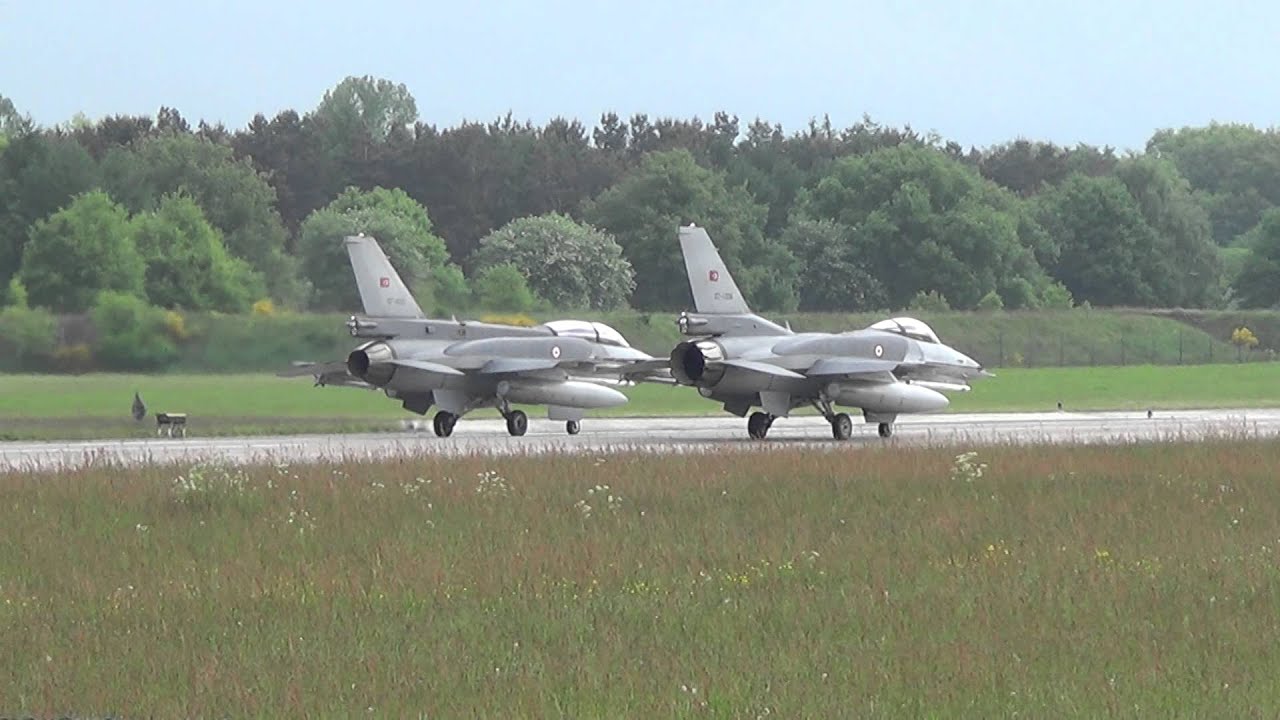 4 F-16 starten mit Nachbrenner Wittmund
