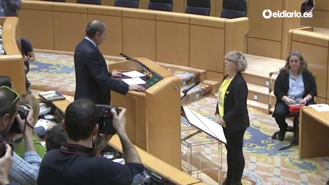 Mirella Cortès jura la Constitución en catalán y el presidente del Senado le reprocha