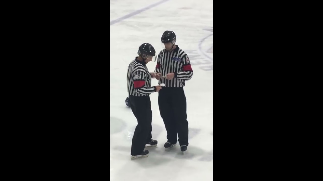 ACADIA AXEMEN HOCKEY VS. ST.FX FULL TEAM BRAWL 02/02/2019 HOCKEY FIGHT FANS MUST WATCH!!! CRAZY!!!