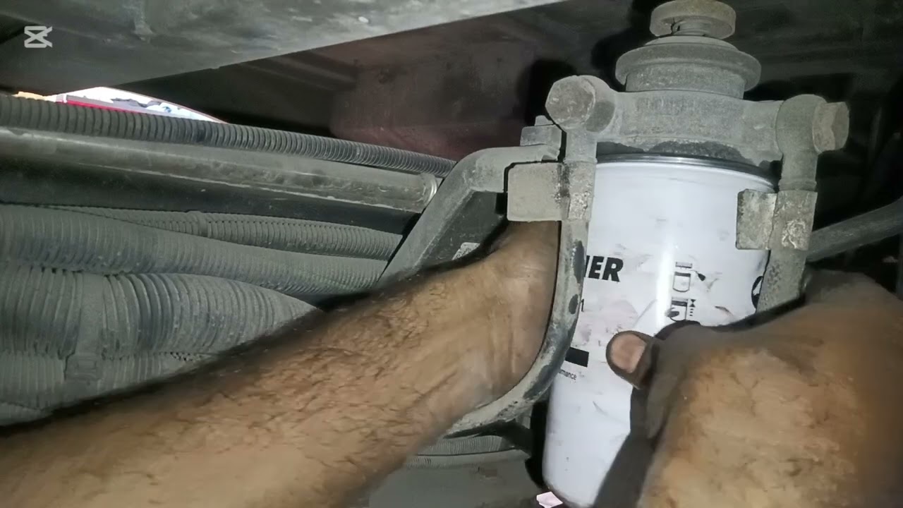 How to Change || Eicher Skyline Bus || Diesel Fuel filter || Replace fuel filter ||