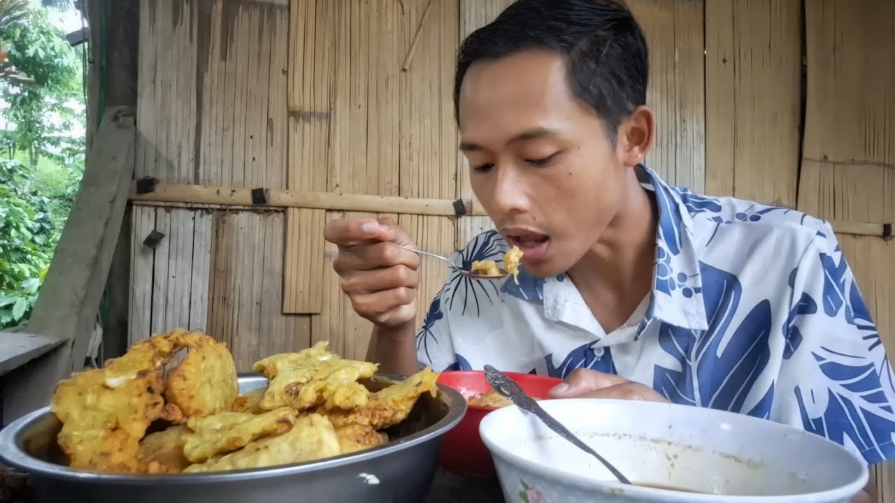 Kedamaian Pagi Sebelum Kekebun, Sarapan Bakwan Kuah Pempek