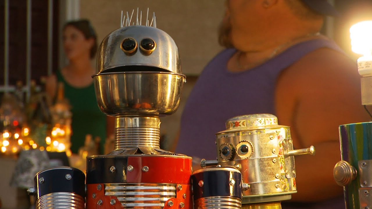 Robot sculptures feed the homeless in Phoenix
