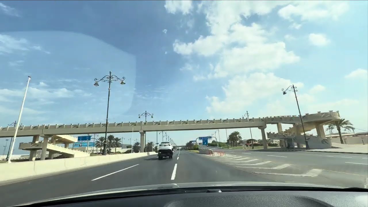 Empty Road Drive in Muscat &ndash; Weekend Vibes