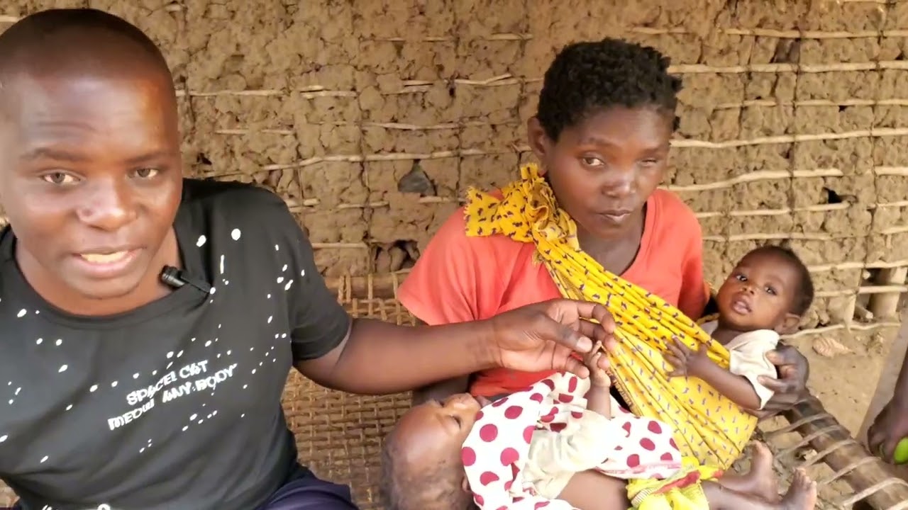 As Gêmeas que lutam para mamar numa comunidade Africana