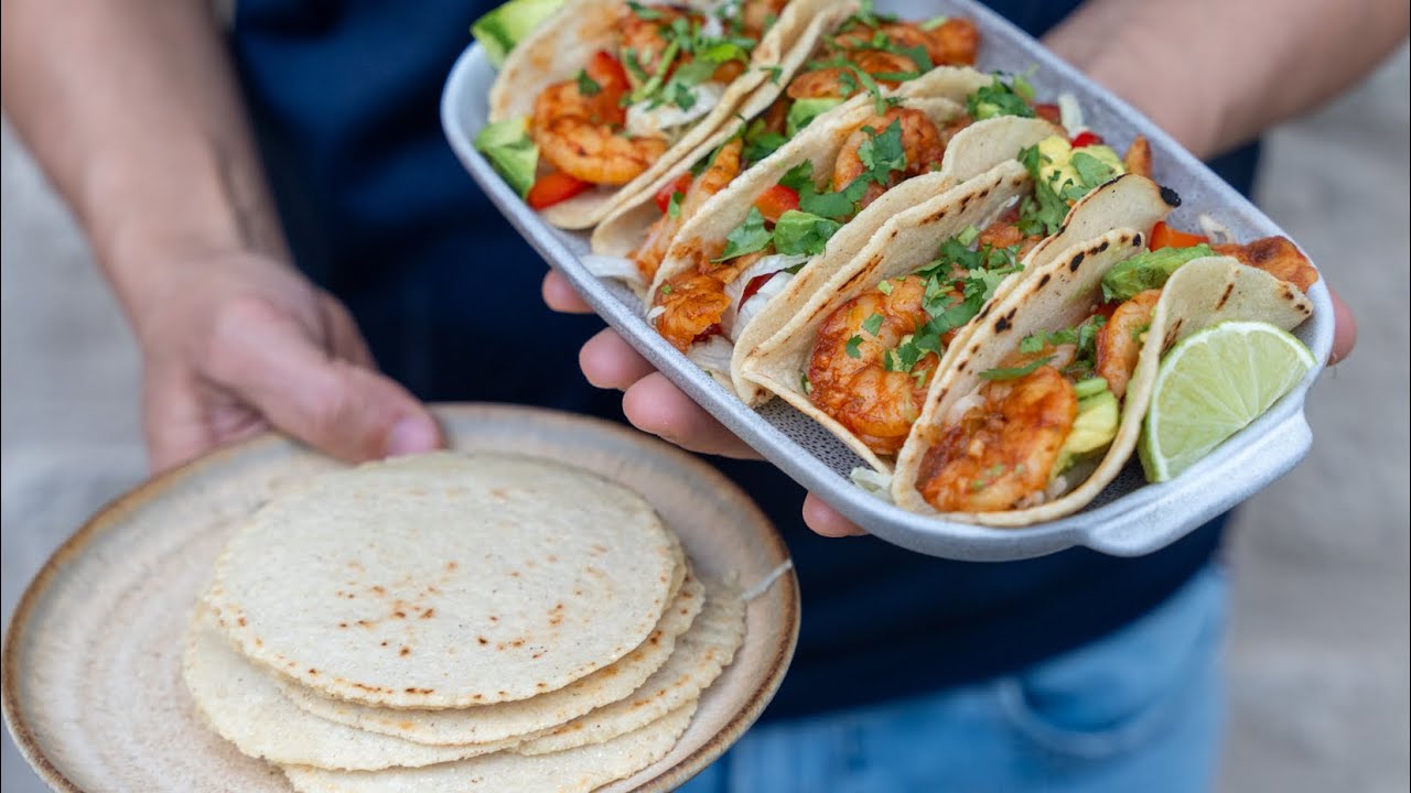 Tacos crevettes-avocat avec tortillas de maïs maison (2 ingrédients seulement) | Hervé Cuisine