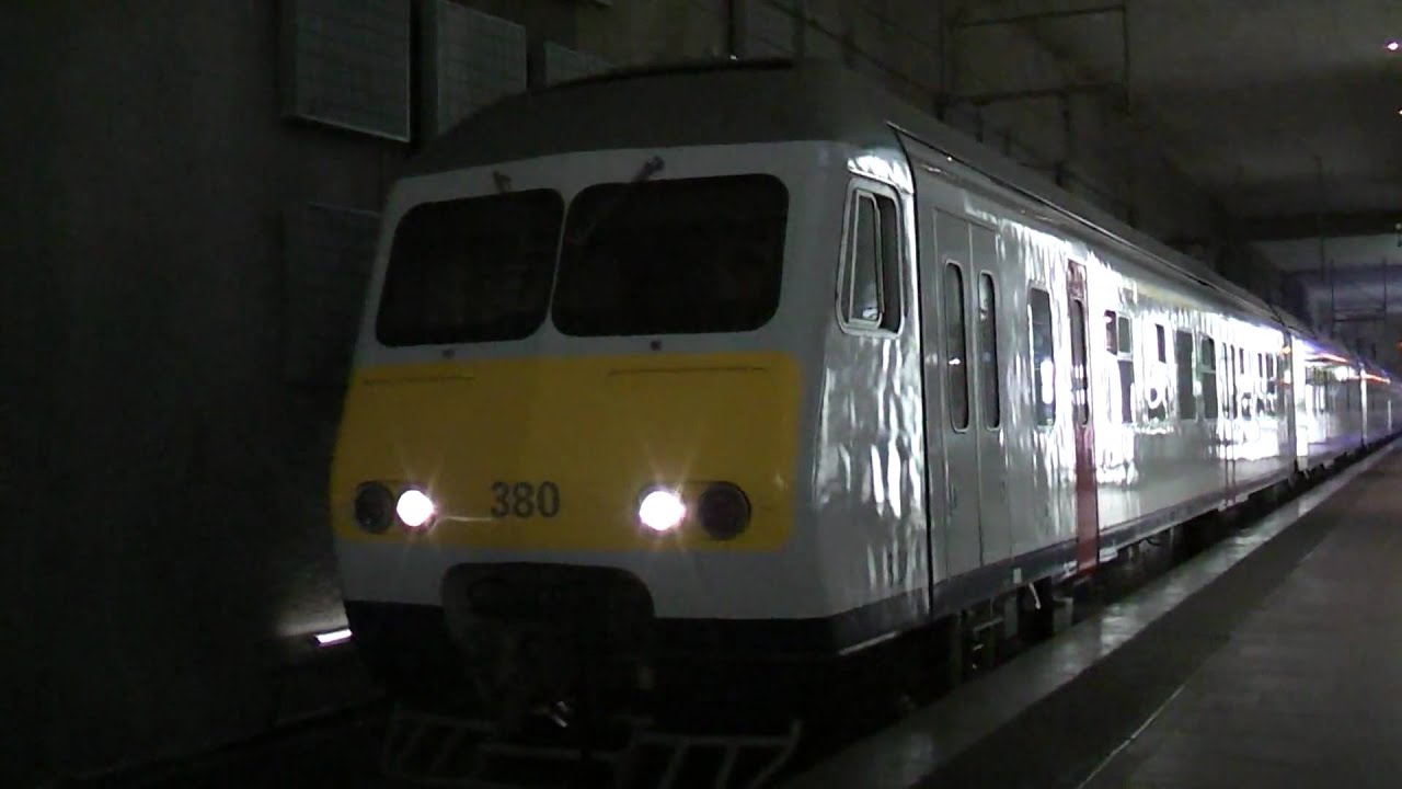 NMBS nieuwe Break 380 & oude Break 333 en 339 in Antwerpen-Centraal