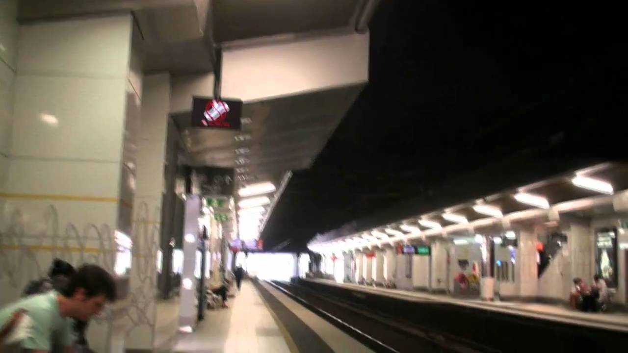 Arrival at Fortitude Valley Station on the Brisbane Airtrain