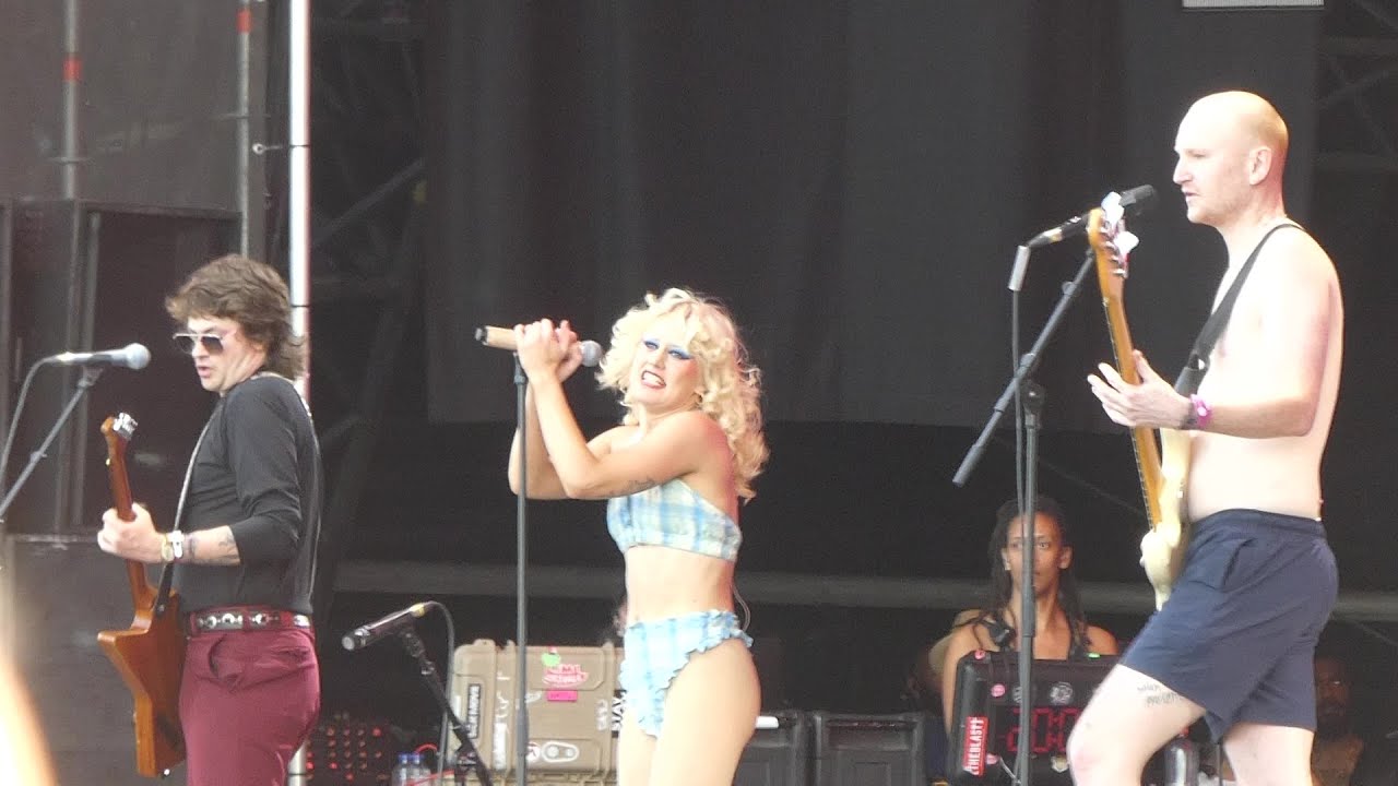 Amyl and the Sniffers - Big Dreams, Live @ Down The Rabbit Hole Beuningen, 04-07-2025