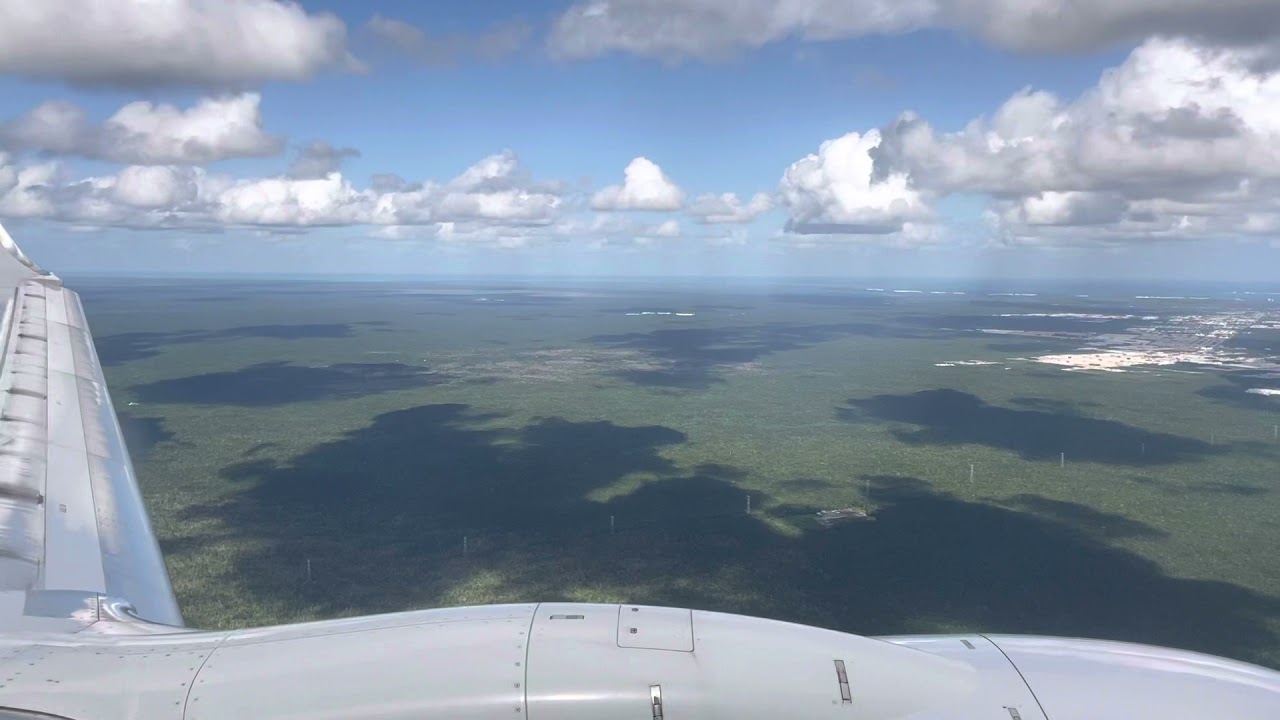 Landing at MMUN (Cancun)