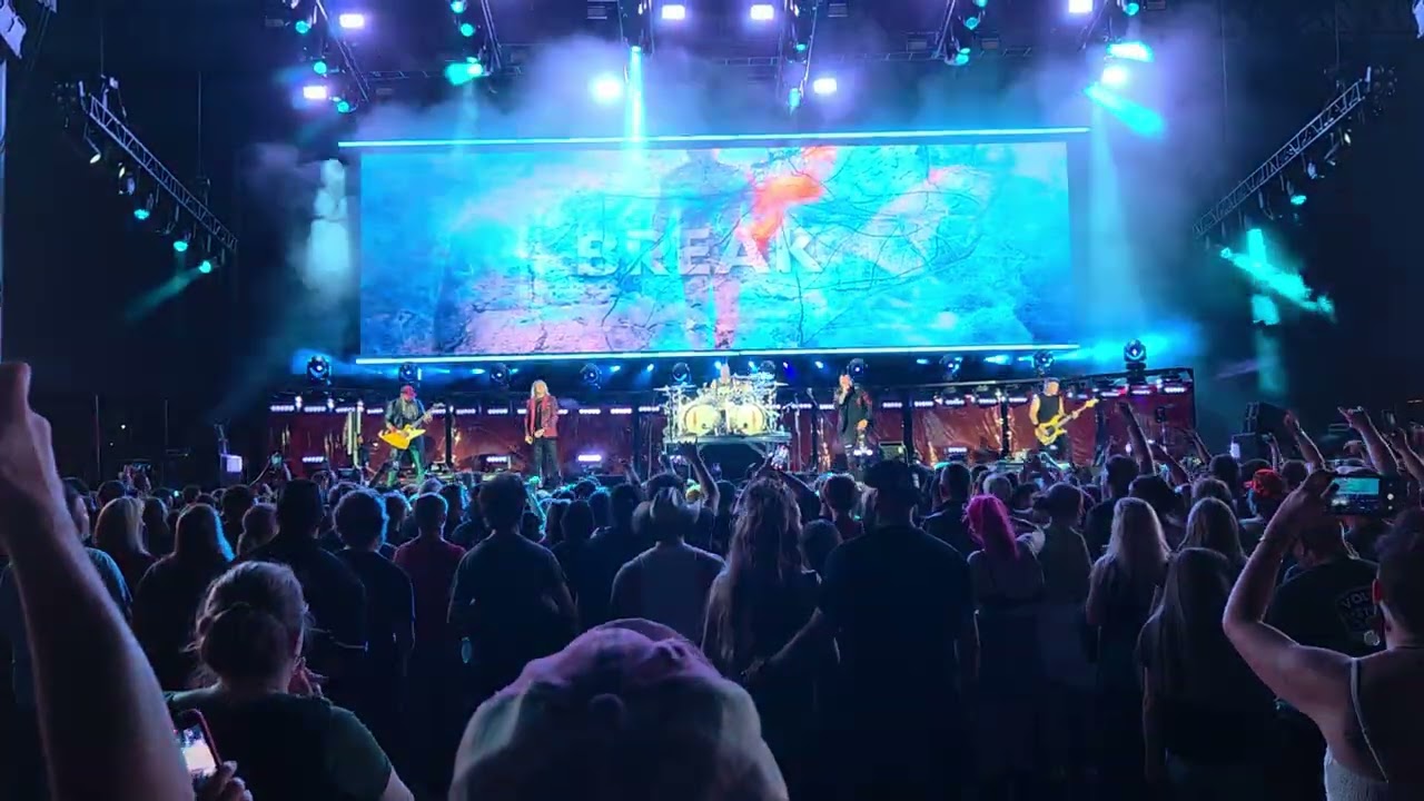 Three Days Grace - Break (Live)