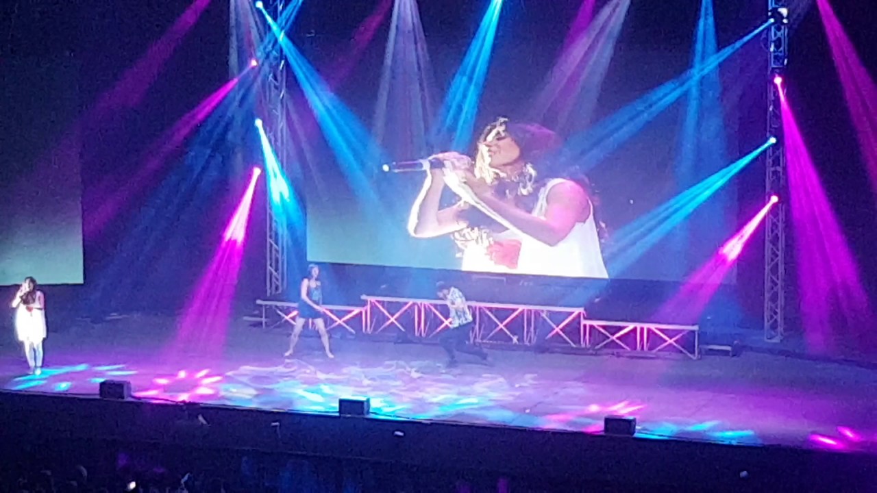 Chica Vampiro Vampitour Lille 2016 Daisy chante