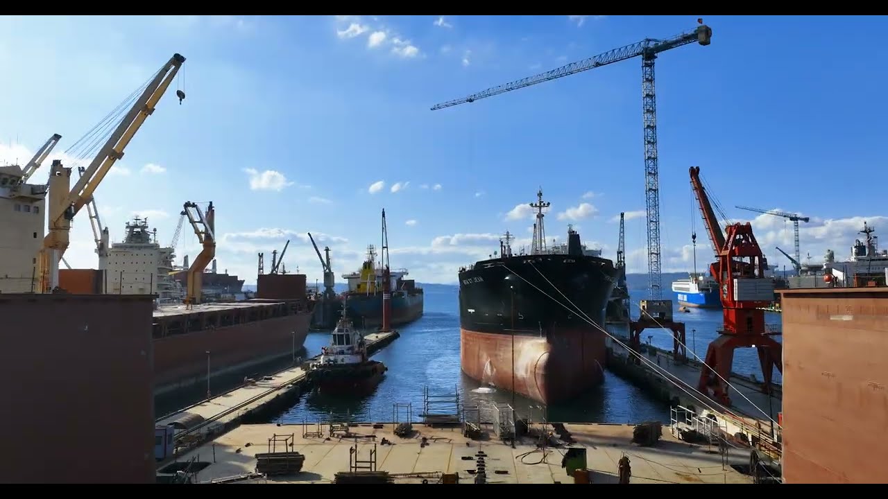 Construction of the new BLRT Grupp's floating dock in August 2023