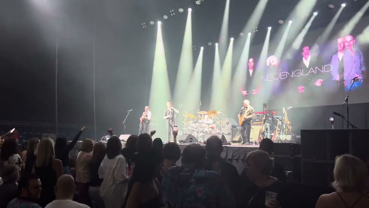 NEO England LIVE - In exile before  Coliseo de Puerto Rico
