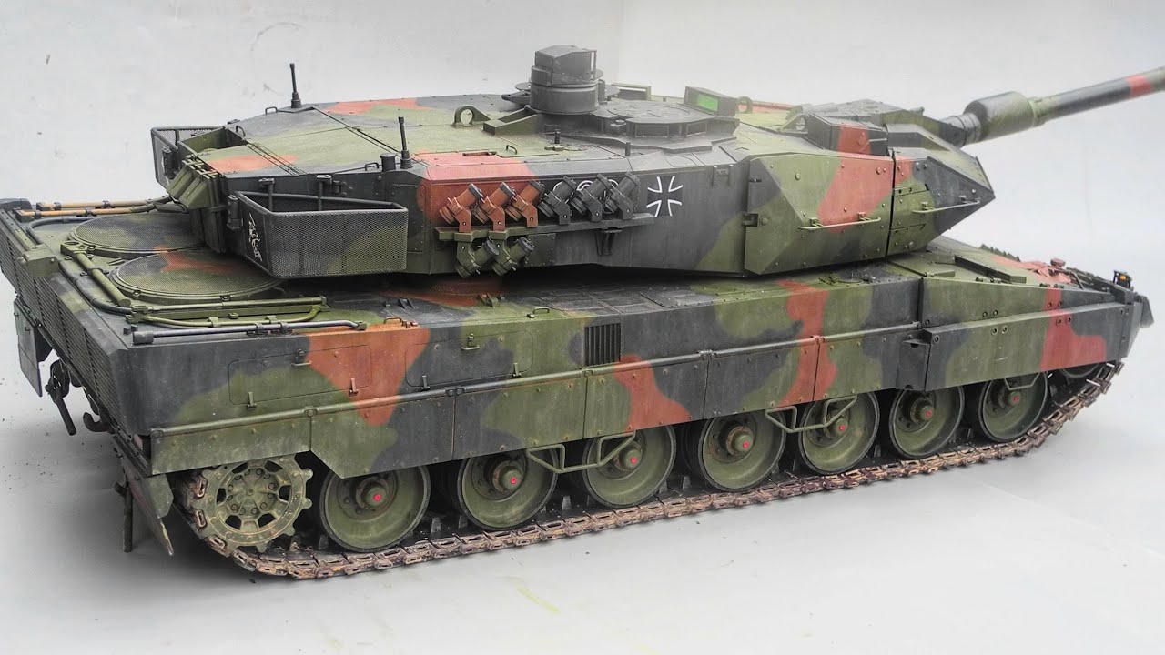Trumpeter 00966 1/16 German Leopard 2A6 Main Battle Tank Model Part 2