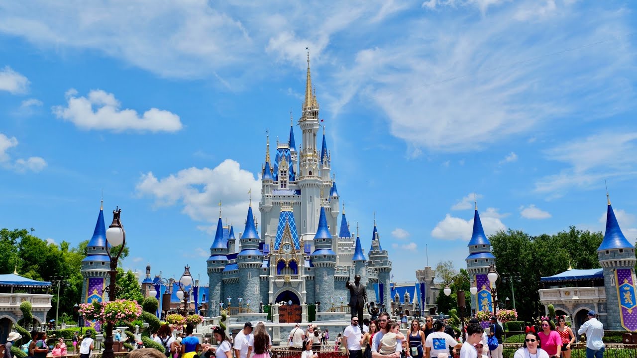 Прогулка по Magic Kingdom летом 2026 года: аттракционы в 4K | Walt Disney World, июль 2026