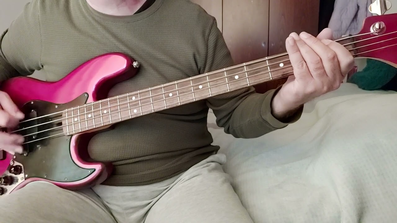 Το βιβλίο των ηρώων (bass cover)