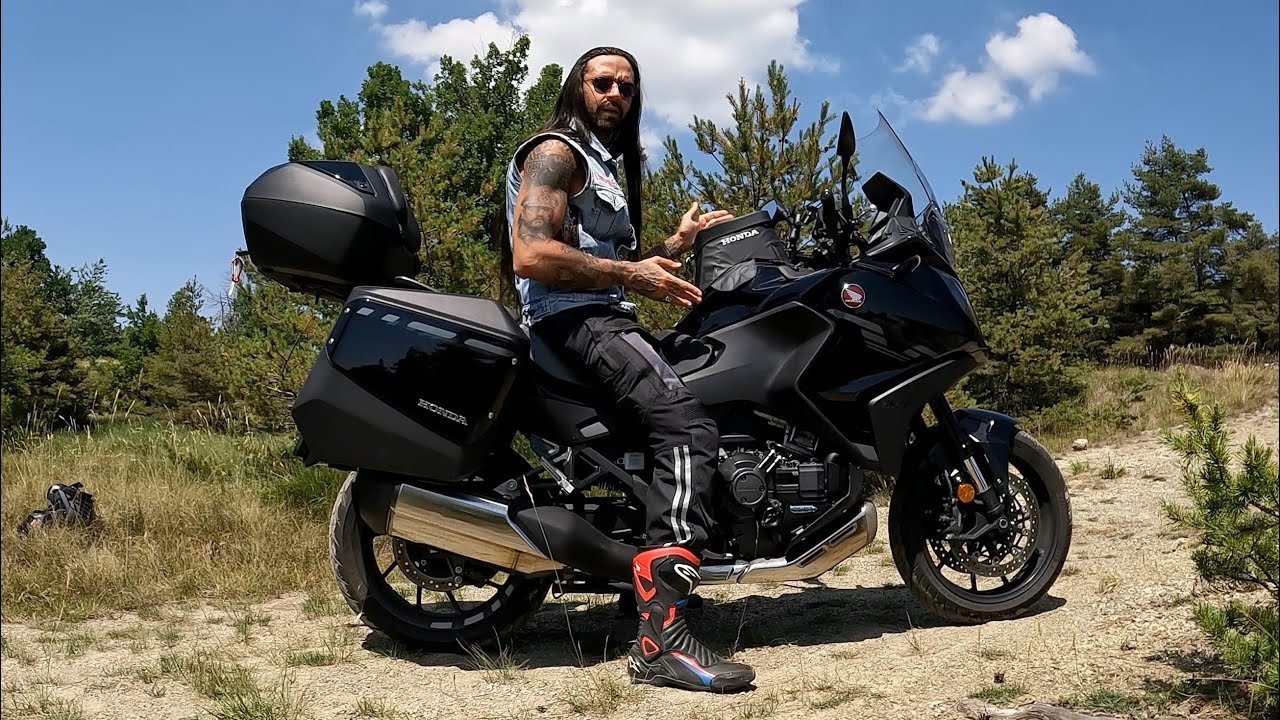 Honda NT1100 DCT travel edition la moto che fa tutto e bene
