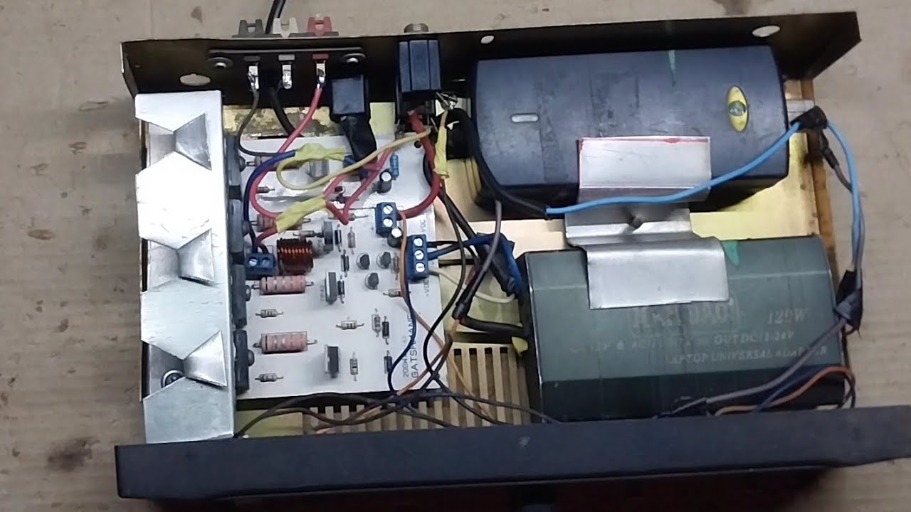 amplificador montado  dentro gabinete de recepiutor de parabolica