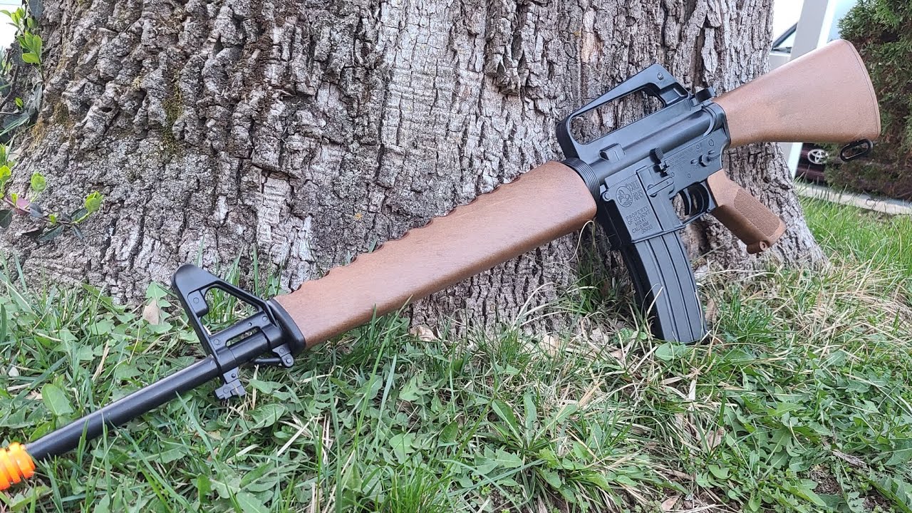 Cybergun Colt Licensed Full Size M16A1 Airsoft Spring Rifle (Color: Faux Wood Special Edition)
