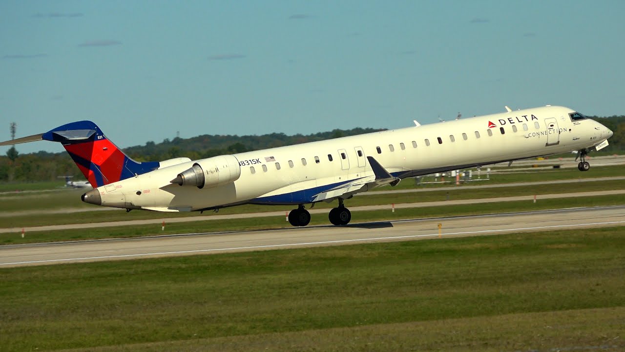 Plane Spotting at Ford Airport, Grand Rapids - October 9, 2025 planespotting #fordairport