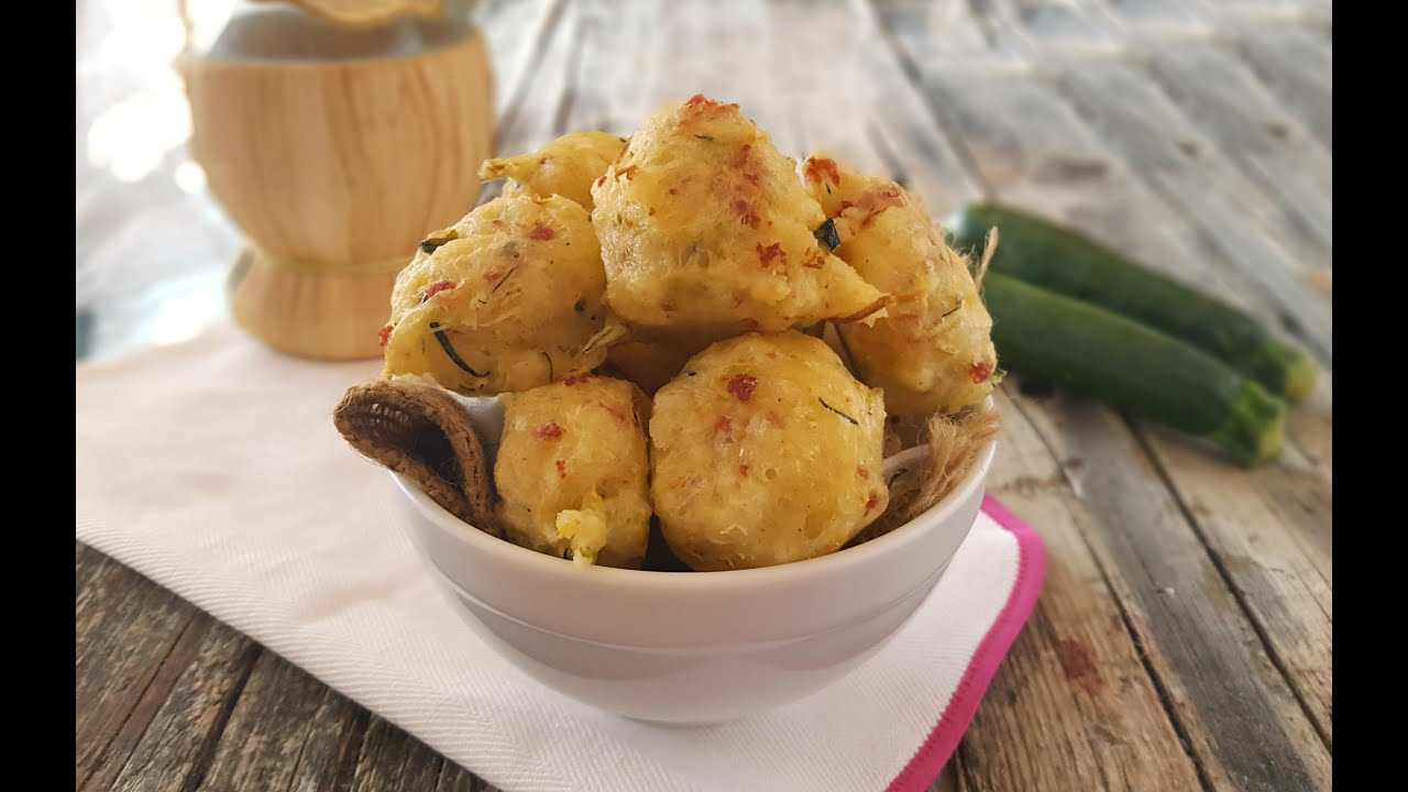 FRITTELLE DI ZUCCHINE E SALAME