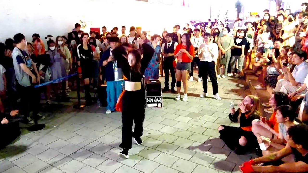 SATURDAY. BLACK MIST. ALINA. UNIQUE EXHILARATING BUSKING. FULL OF PASSION.