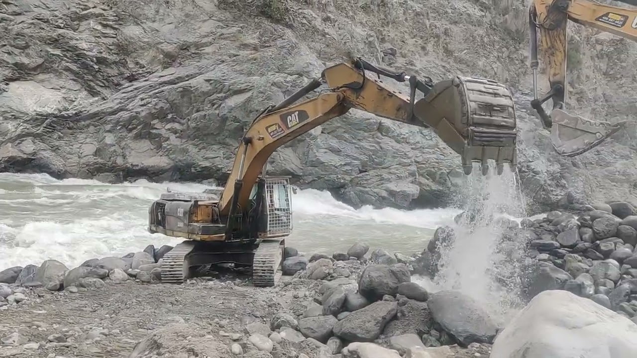 #Fantastic Chaterpiller³³⁶ Exveater Earth mining Active #New #Project At |Truck wheels| Loading 