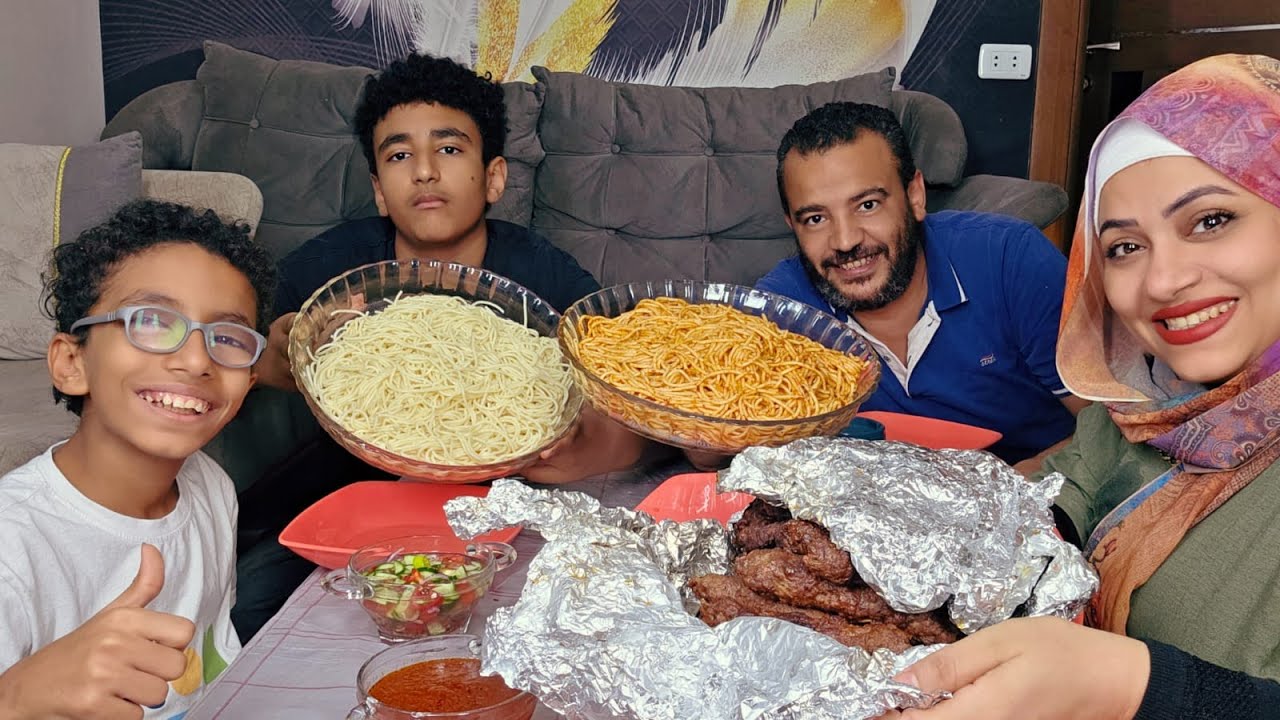 بيقعد يغازني ويترقصلي💃 وبعدها عملنا كفته في البلكونه 😱 السفره النهارده على الكفته المشويه والمكرونه