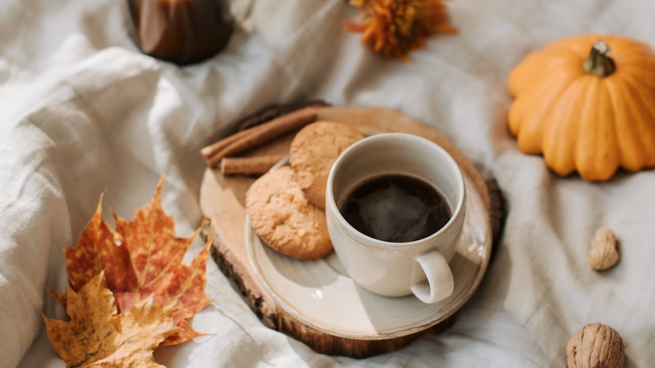 Beautiful Romantic Music | Cozy Autumn Ambience