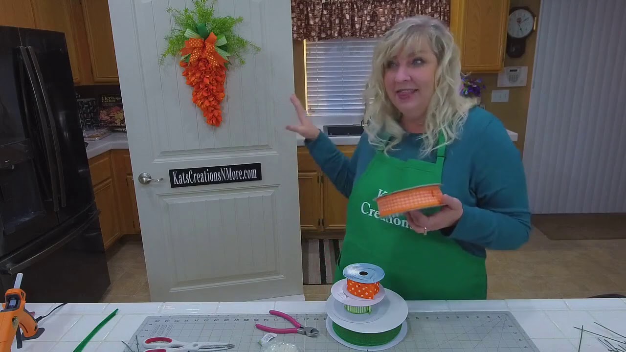 How to Make a DIY Tulip Carrot Wreath Making Tutorial