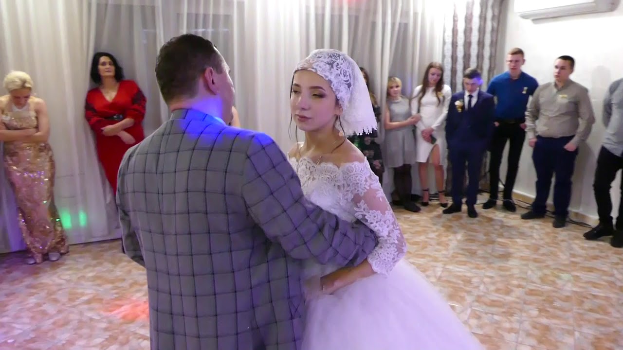 ТАНЕЦЬ НАРЕЧЕНОЇ З БАТЬКАМИ, СВЕКРАМИ, БАБУСЯМИ || ГУРТ ДРУЗІ