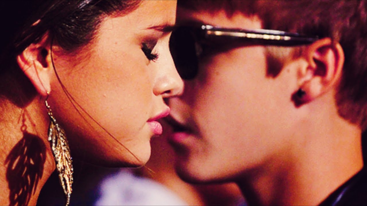 Justin Bieber & Selena Gomez (Cute Moments) Can't Let Go