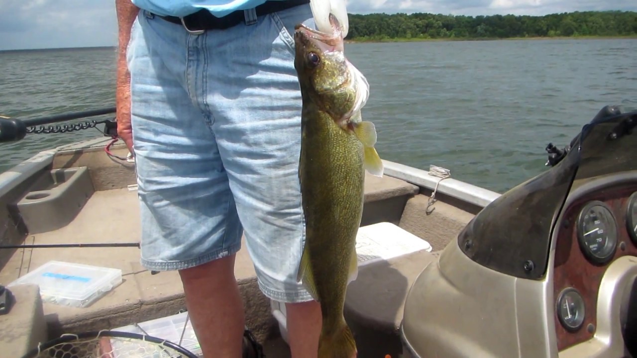 FISH4FUN: TROLLING CRANK BAITS FOR WALLEYE ON STOCKTON LAKE