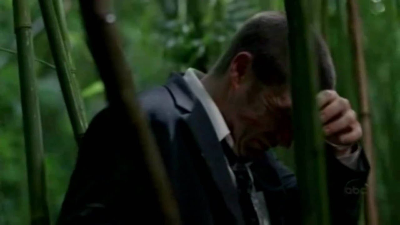 LOST: Jack wakes up after the plane crash (1x01 Pilot)