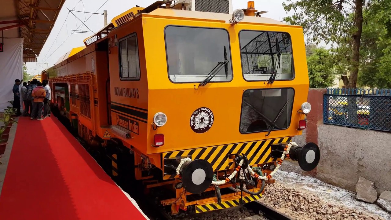 Indian Railways induct 09-3X Dynamic Tamping Express machines | News Station